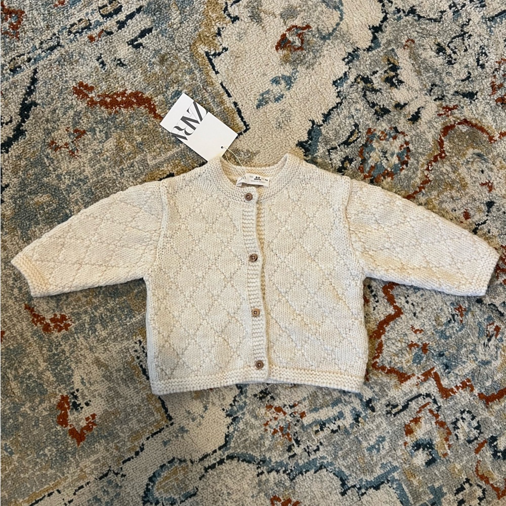 NWT Zara sweater, size 6-9 months